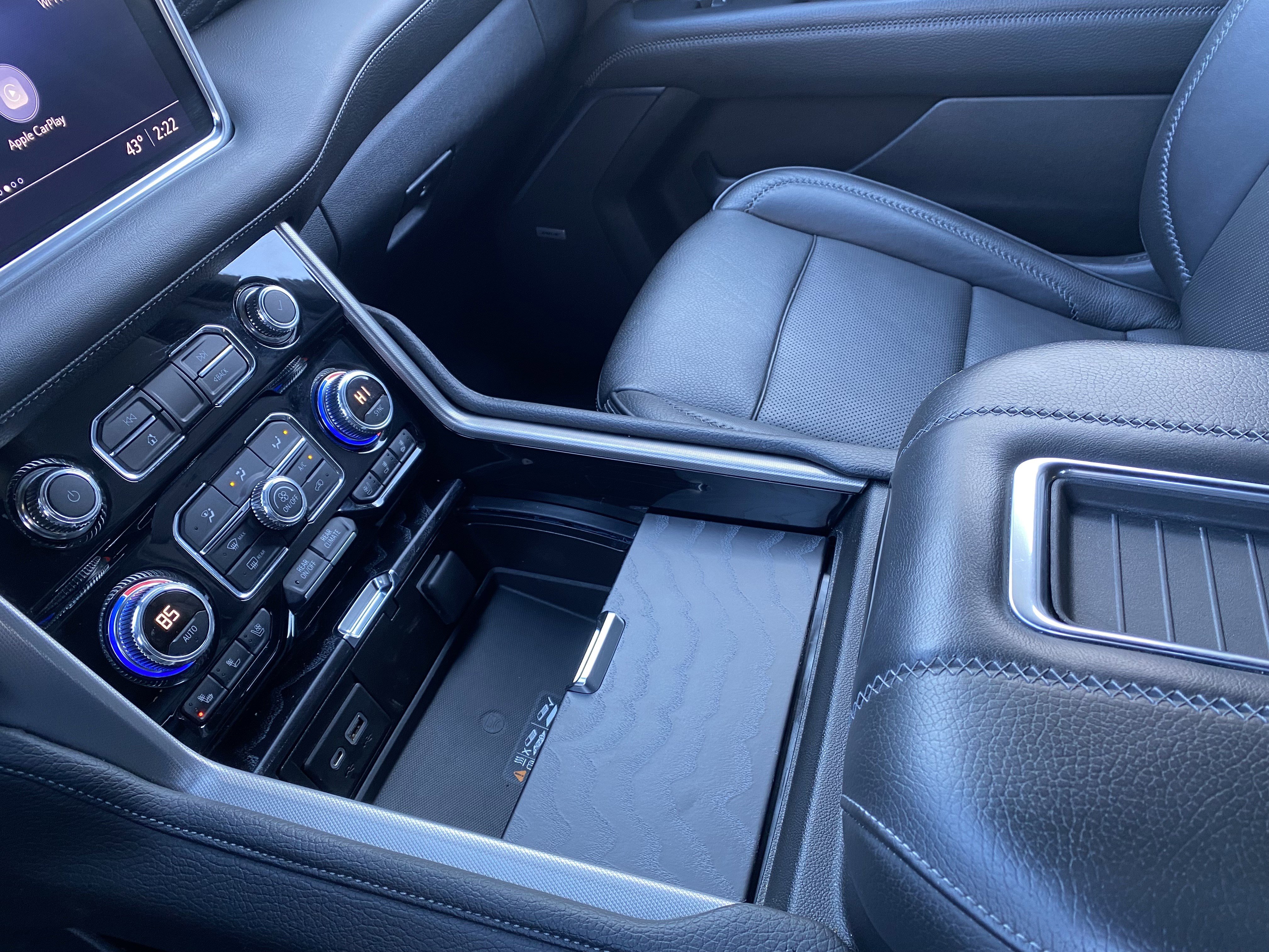 Used 2021 GMC Yukon Denali w/ Denali Premium Package image 31