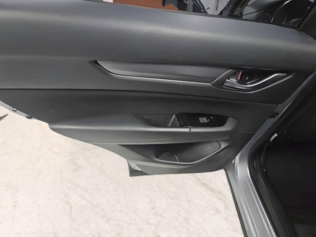 Used 2019 MAZDA CX-5 Sport FWD image 16