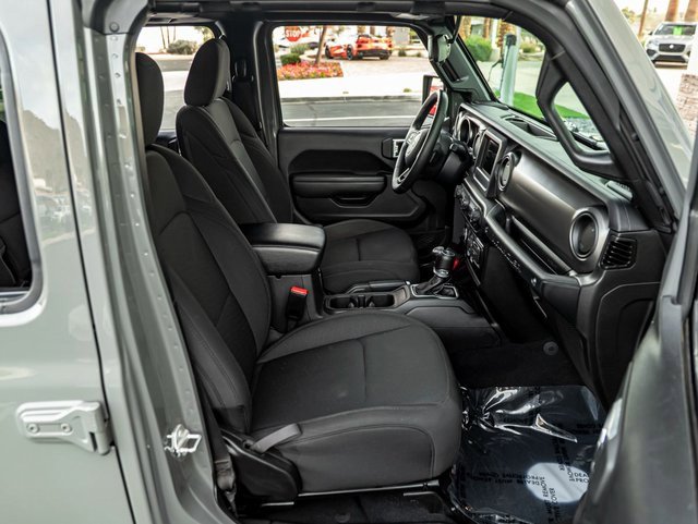 Used 2022 Jeep Wrangler Unlimited Sport image 27