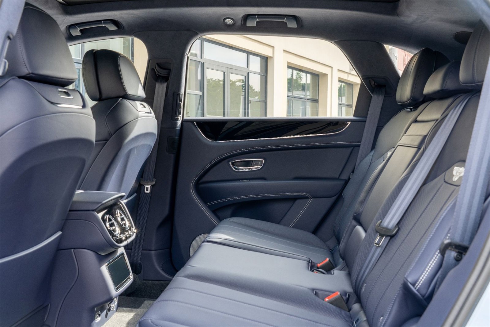 New 2025 Bentley Bentayga image 39