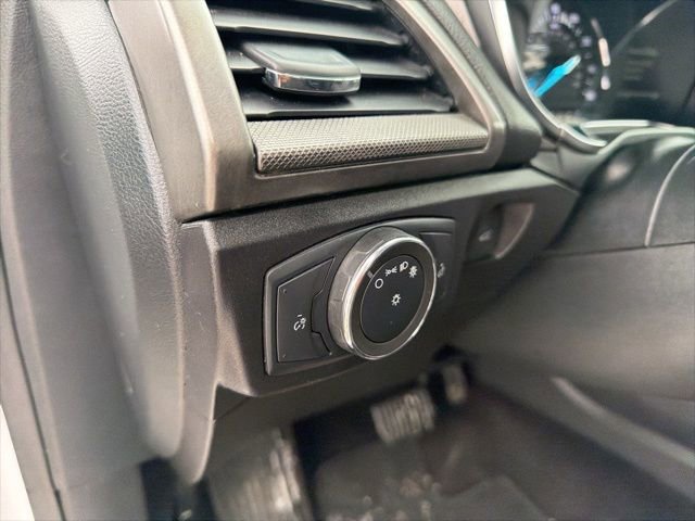 Used 2017 Ford Fusion SE w/ Fusion SE Technology Package image 17
