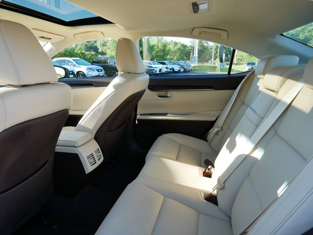 Used 2017 Lexus ES 350 w/ Premium Package FWD image 11