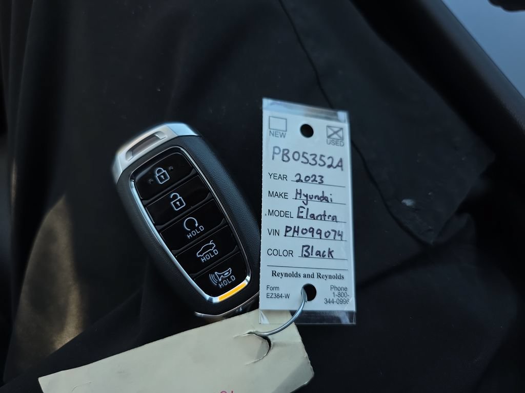 Used 2023 Hyundai Elantra Limited FWD image 38