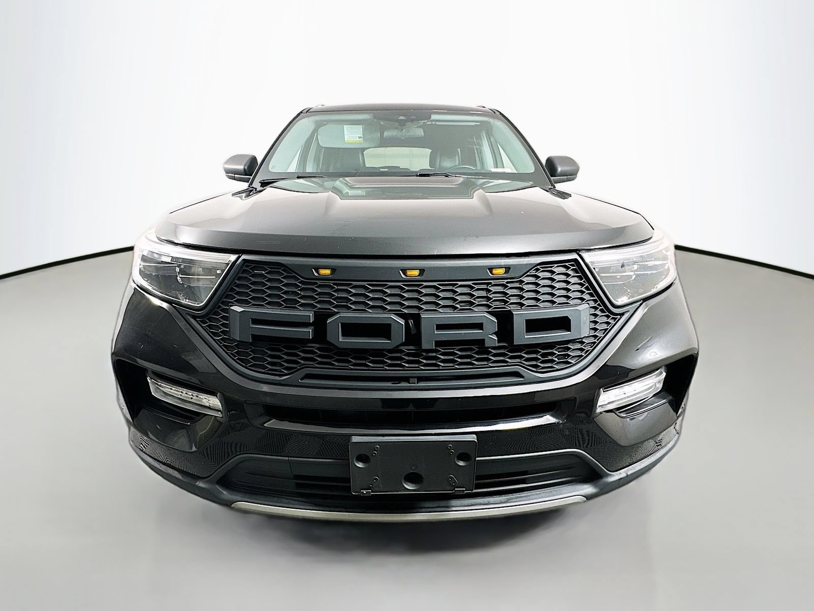 Used 2021 Ford Explorer XLT w/ Equipment Group 202A AWD/4WD image 2