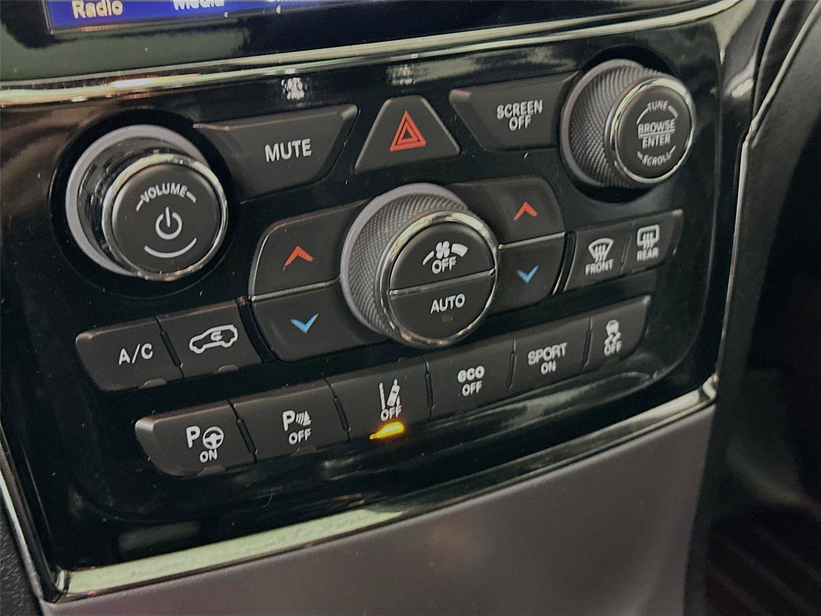 Used 2019 Jeep Grand Cherokee Limited X image 18