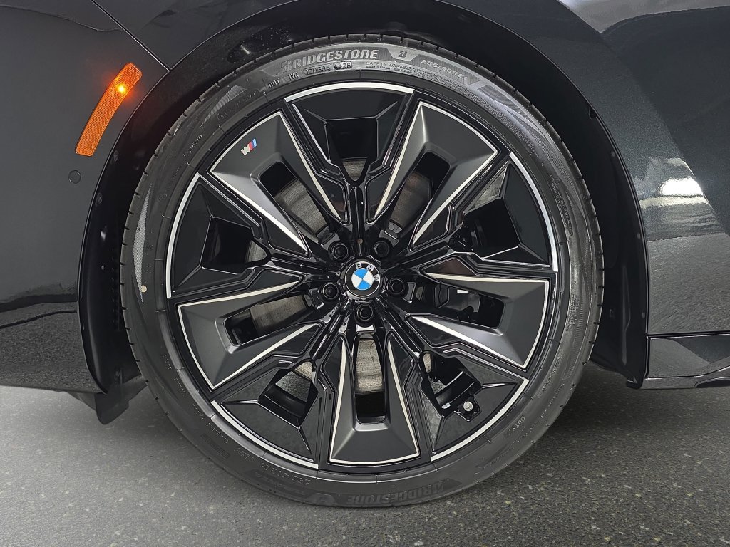 New 2026 BMW 760i xDrive w/ Executive Package AWD/4WD image 32