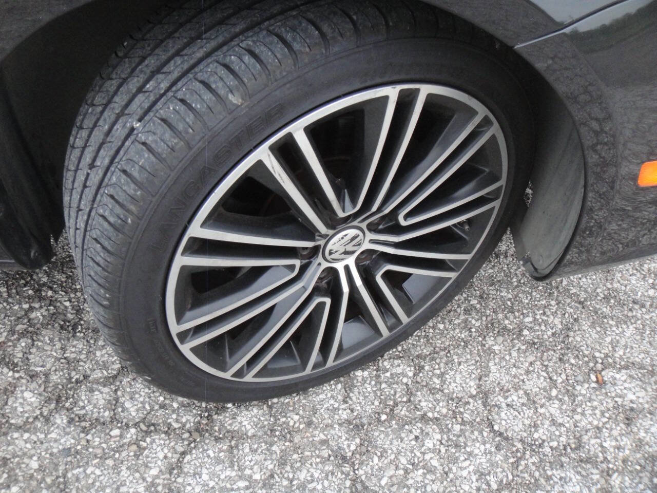 Used 2015 Volkswagen Eos Final Edition FWD image 28