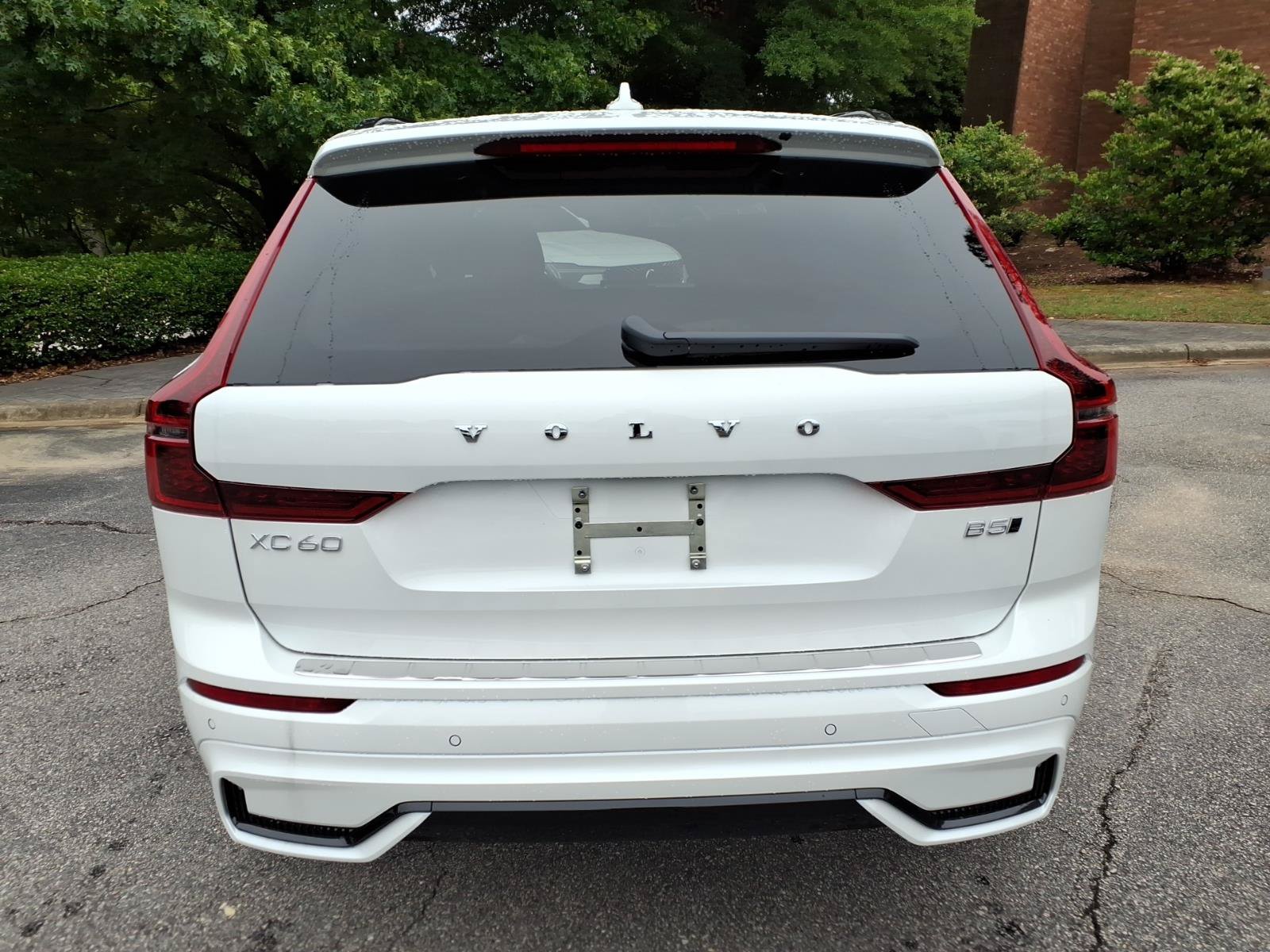 New 2026 Volvo XC60 B5 Plus w/ Protection Package Premier AWD/4WD image 4
