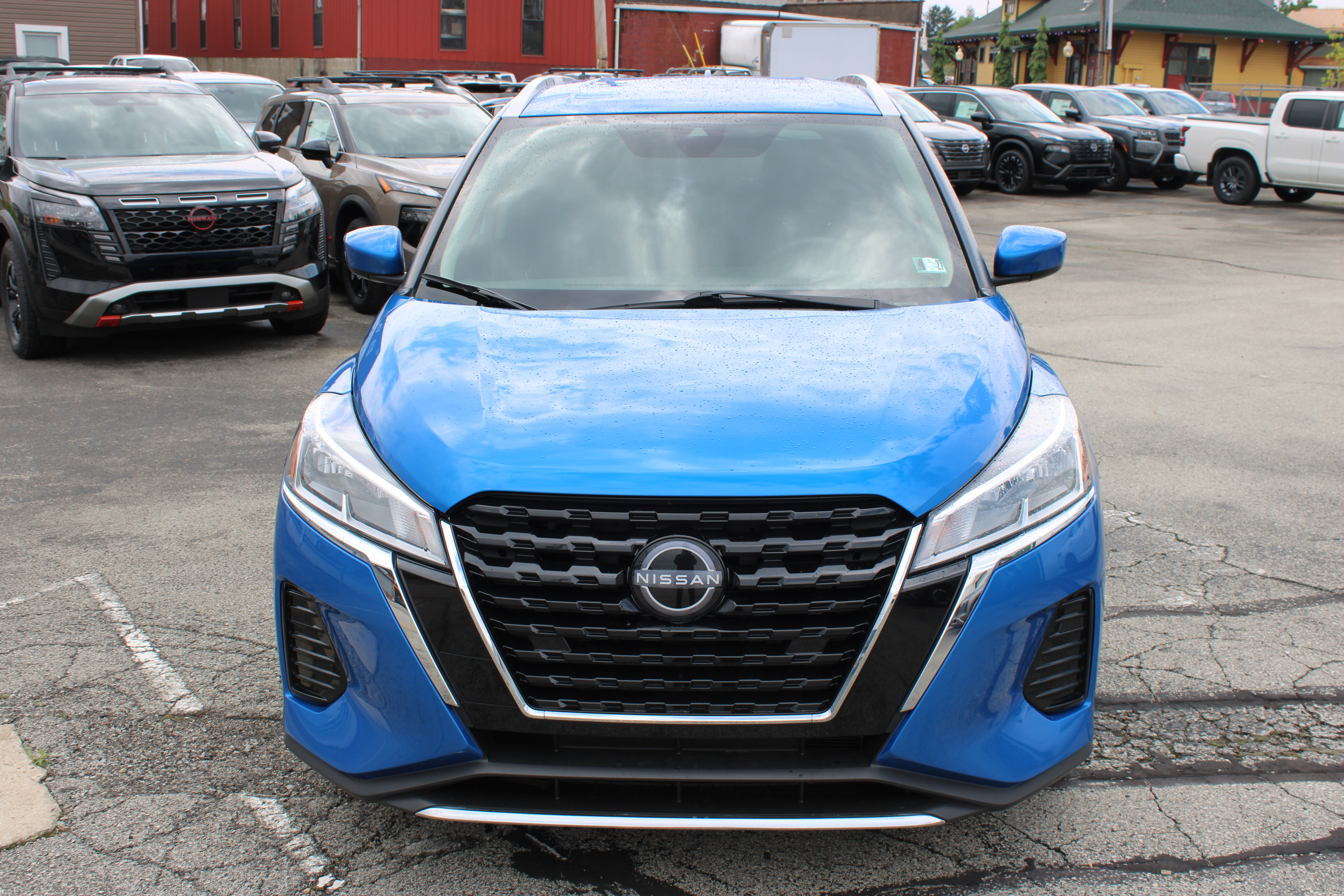 Certified 2023 Nissan Kicks SV FWD image 9