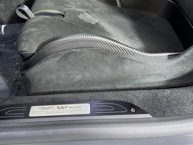 Used 2023 Aston Martin V12 Vantage image 20
