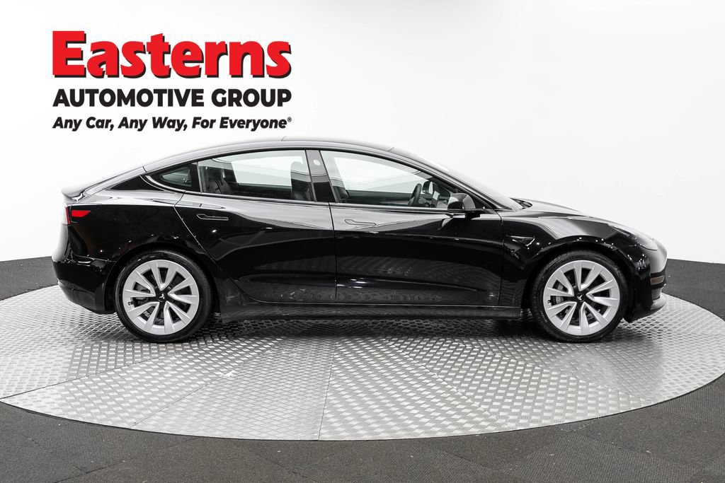 Used 2021 Tesla Model 3 Standard Range Plus RWD image 3