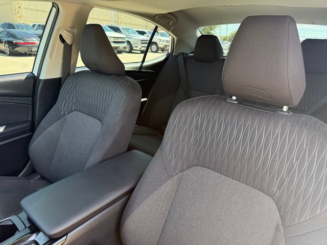 Used 2025 Toyota Camry LE w/ Convenience Package FWD image 12