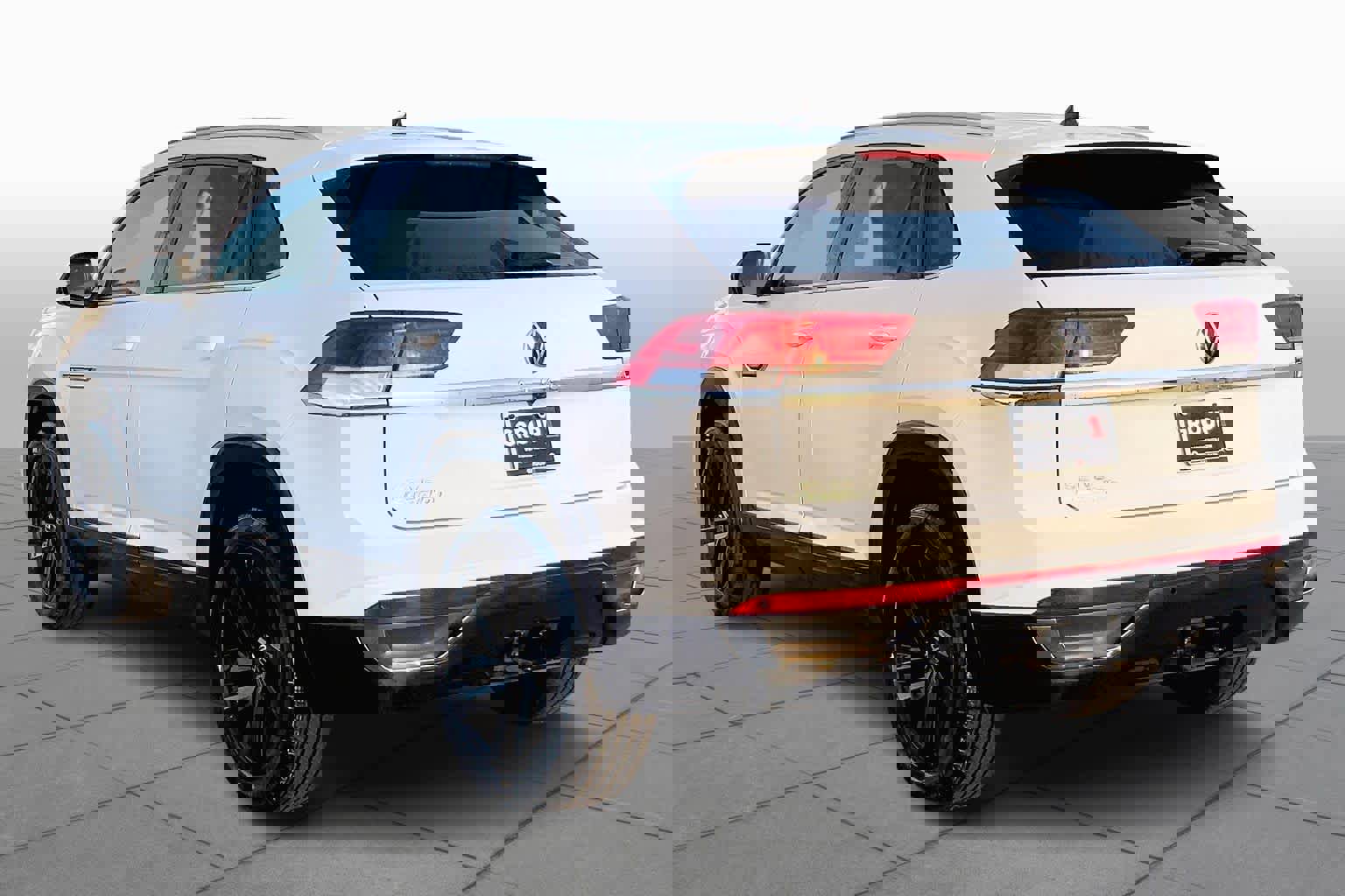 Used 2022 Volkswagen Atlas Cross Sport SE image 11