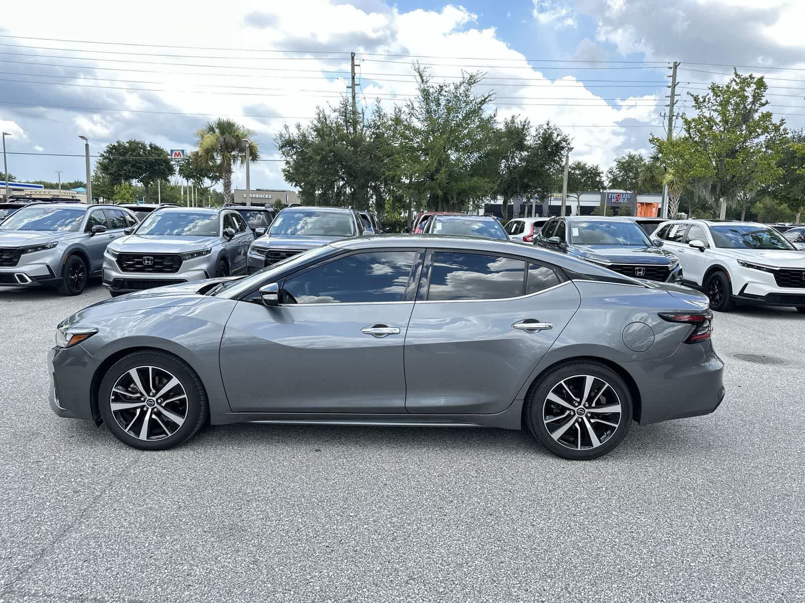 Used 2023 Nissan Maxima SV w/ Floor Mat Group FWD image 3