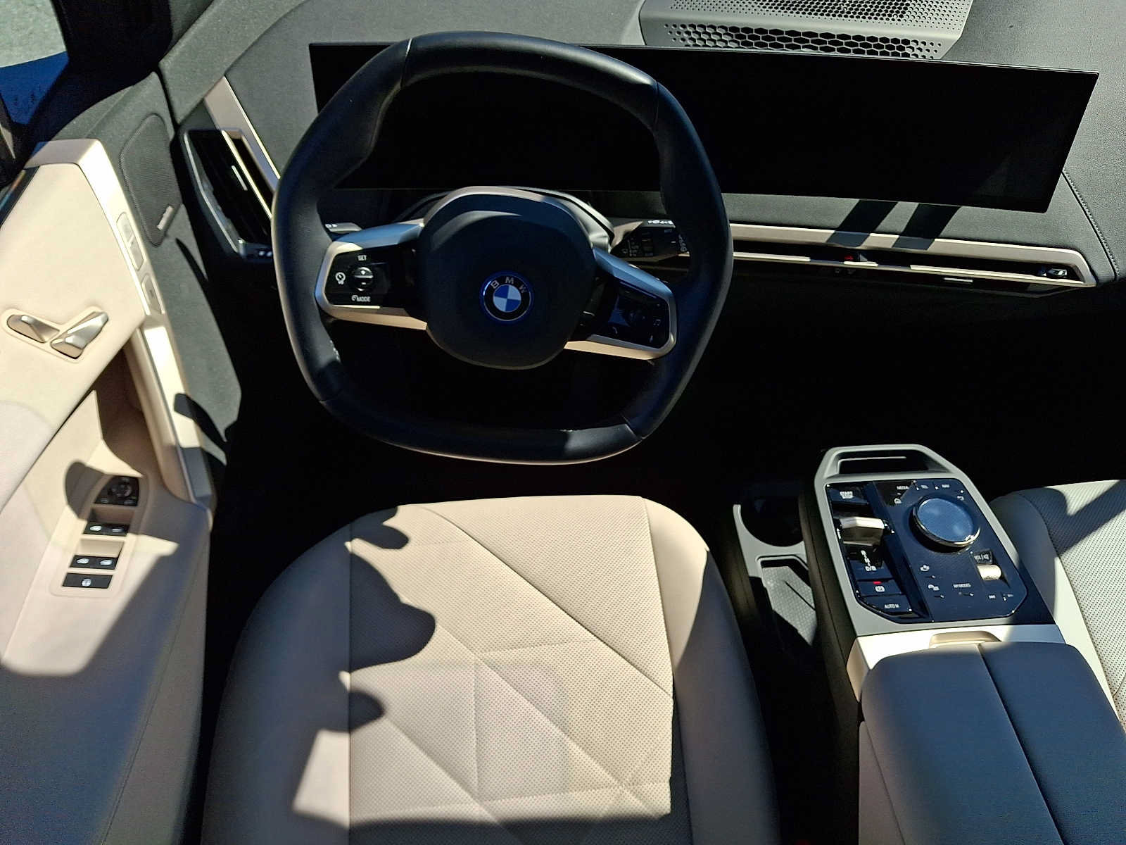 Certified 2024 BMW iX xDrive50 w/ Sport Package AWD/4WD image 12