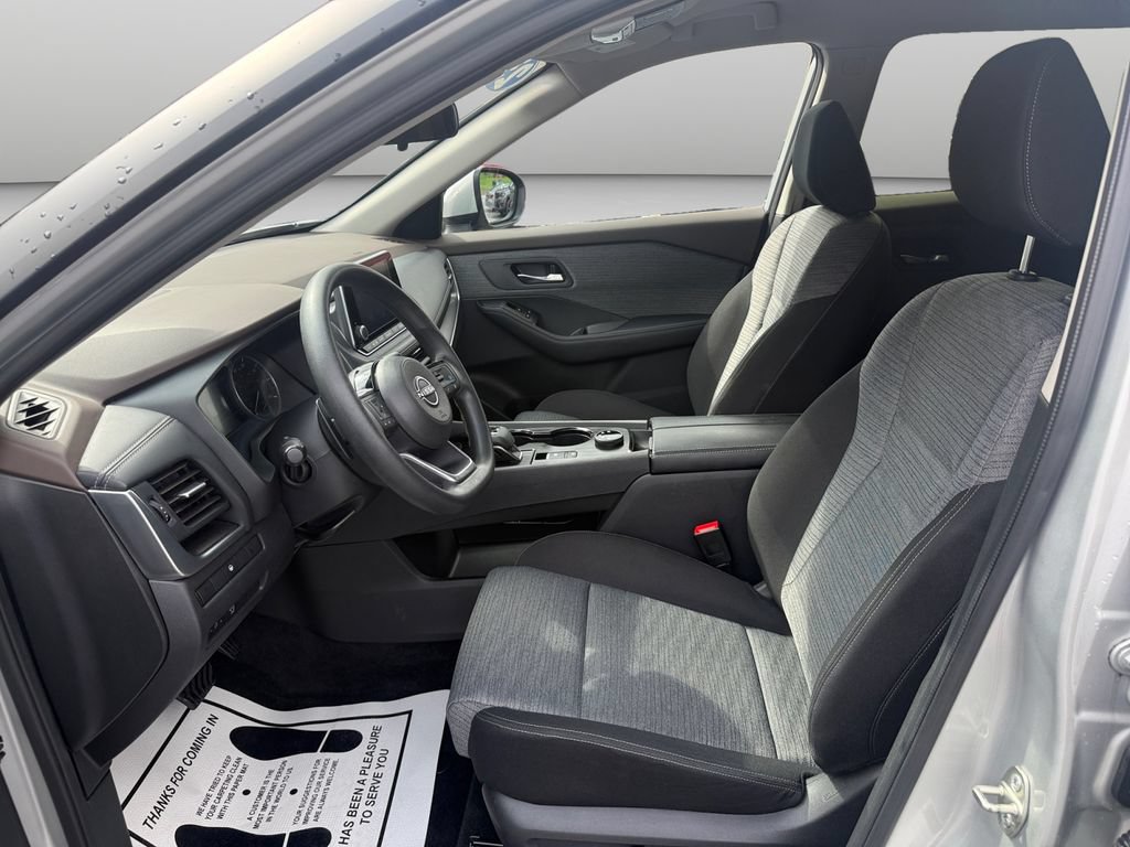 Used 2023 Nissan Rogue SV AWD/4WD image 10
