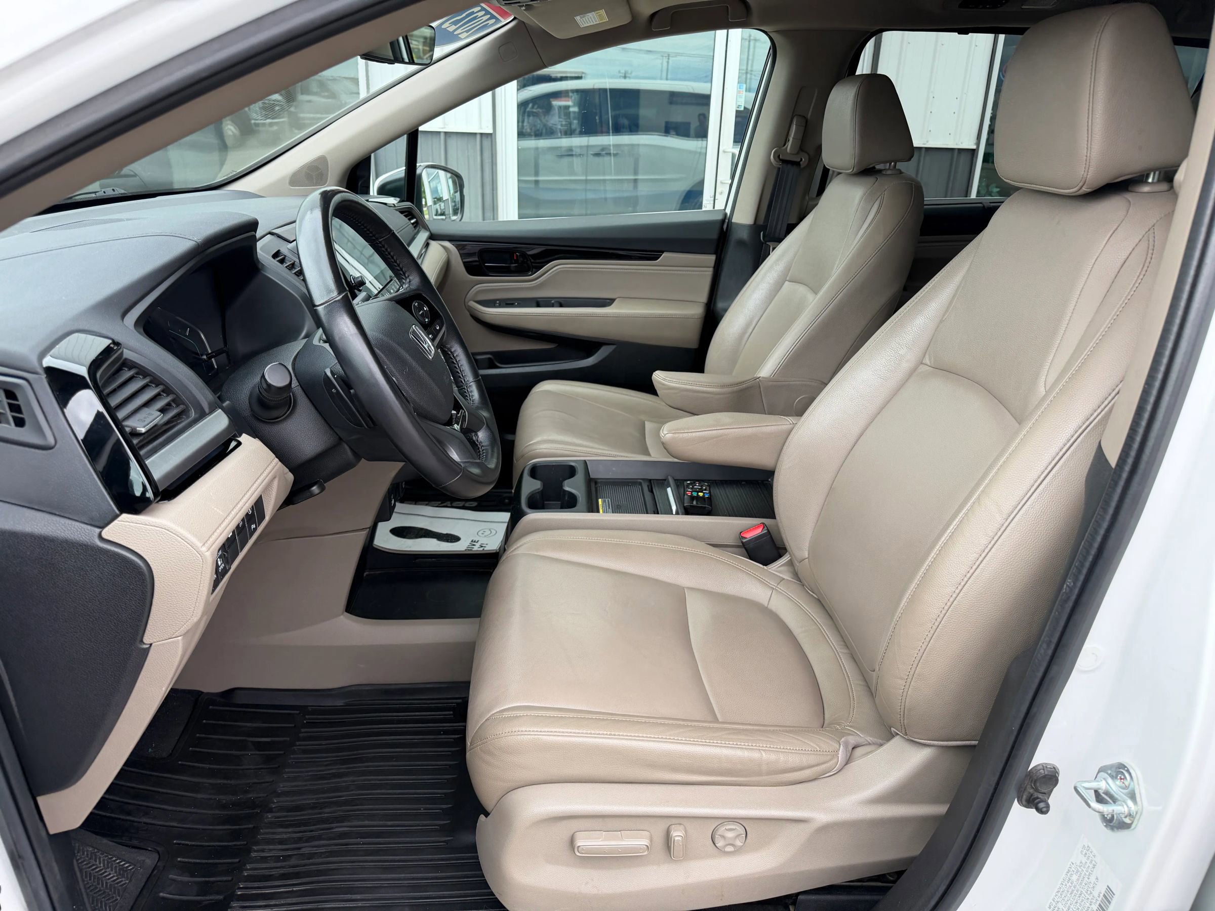 Used 2023 Honda Odyssey Touring image 7