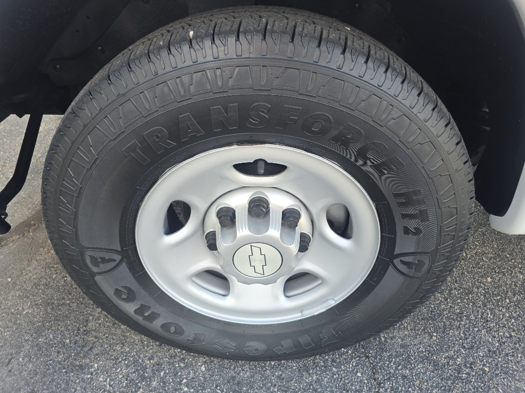 Used 2015 Chevrolet Express 2500 RWD image 28