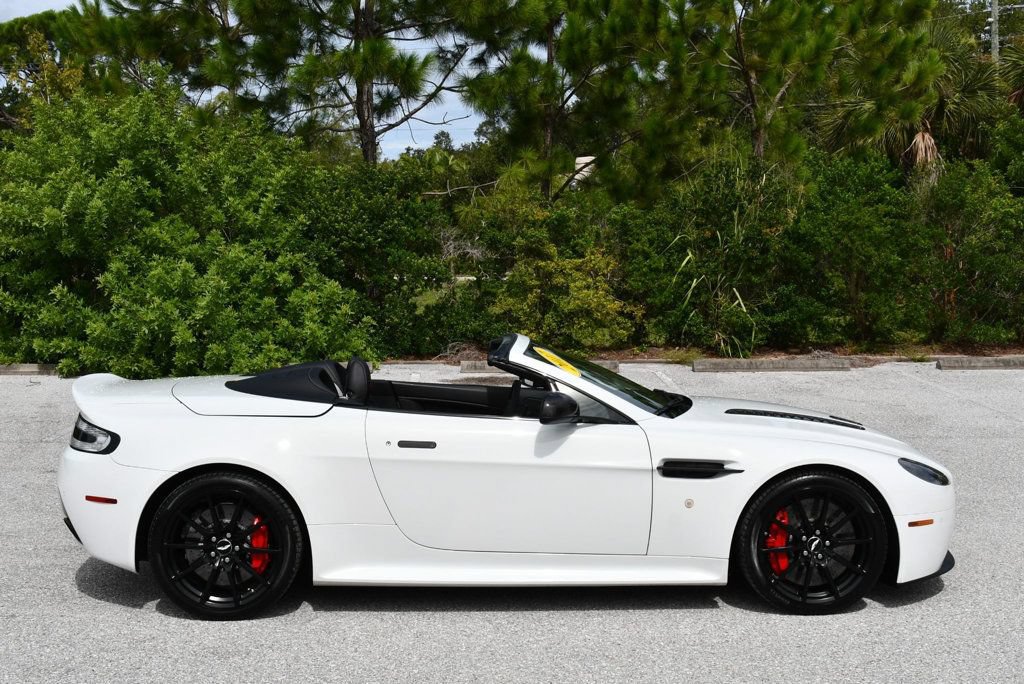 Used 2017 Aston Martin V12 Vantage S RWD image 37
