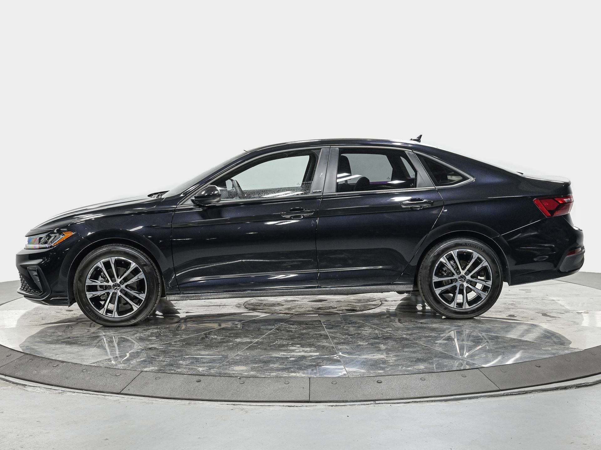 Used 2025 Volkswagen Jetta Sport image 2