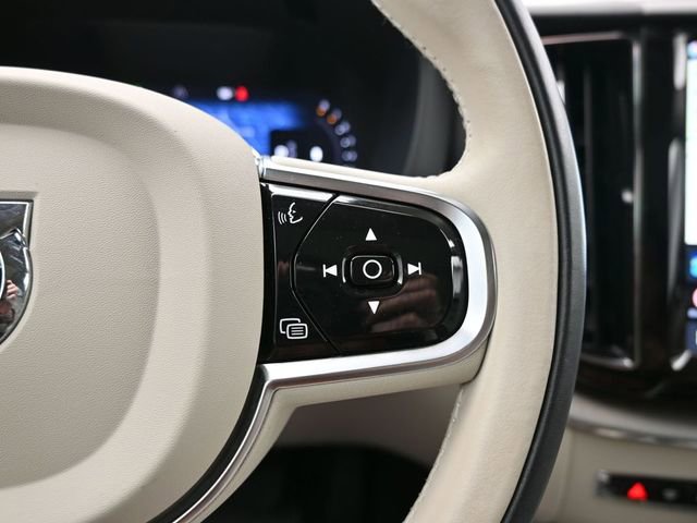 Used 2024 Volvo XC60 B5 Plus w/ Protection Package Premier image 24