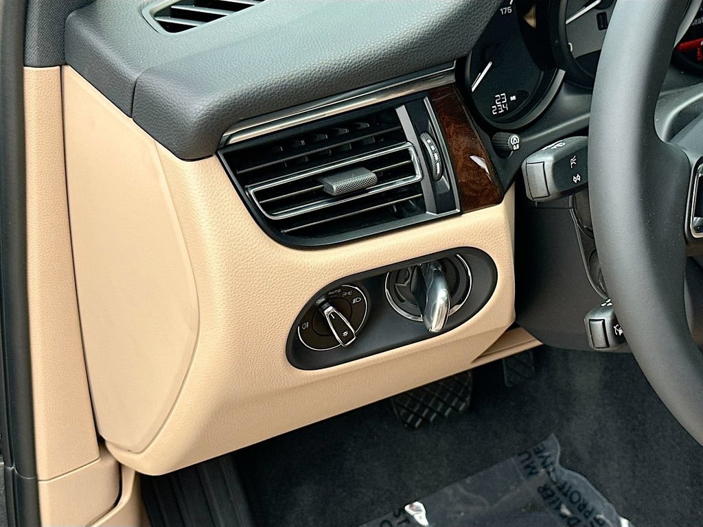 New 2026 Porsche Macan S AWD/4WD image 11