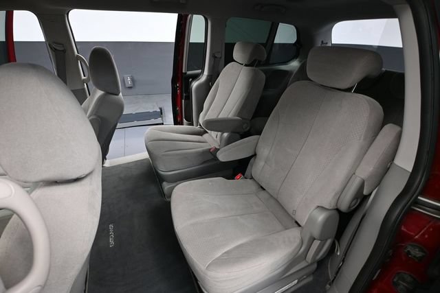 Used 2008 Hyundai Entourage GLS FWD image 30