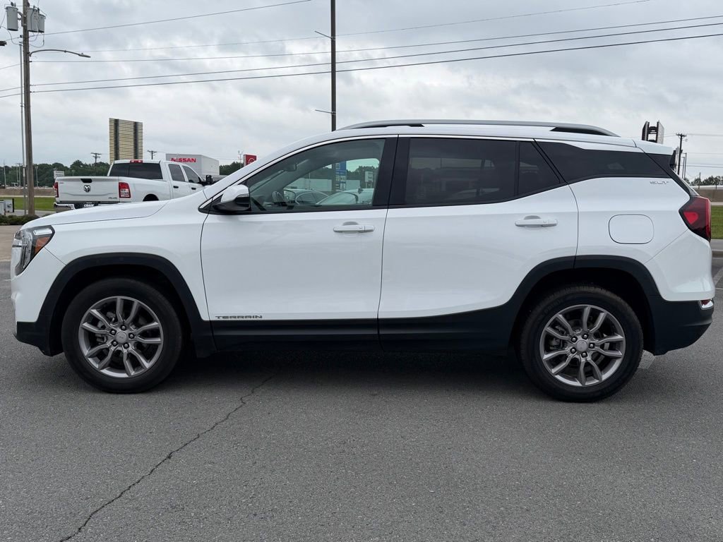 Used 2024 GMC Terrain SLT AWD/4WD image 4