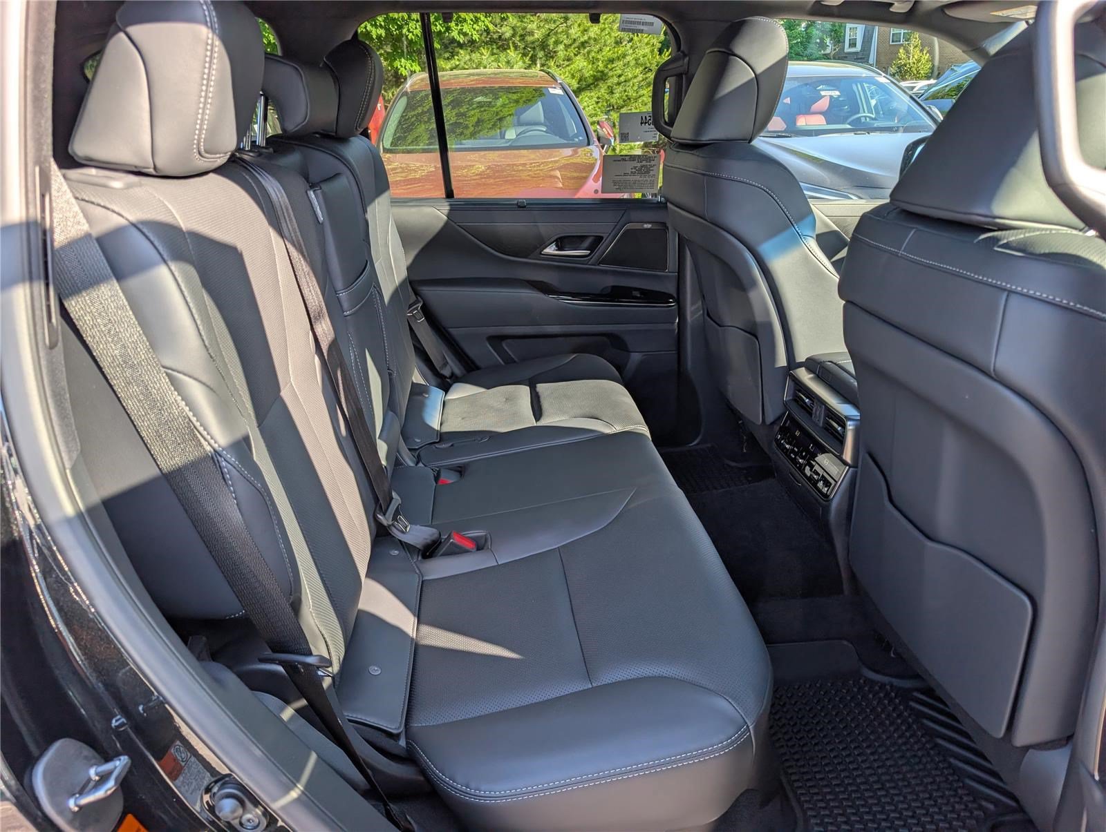 New 2026 Lexus LX 700h Luxury AWD/4WD image 8