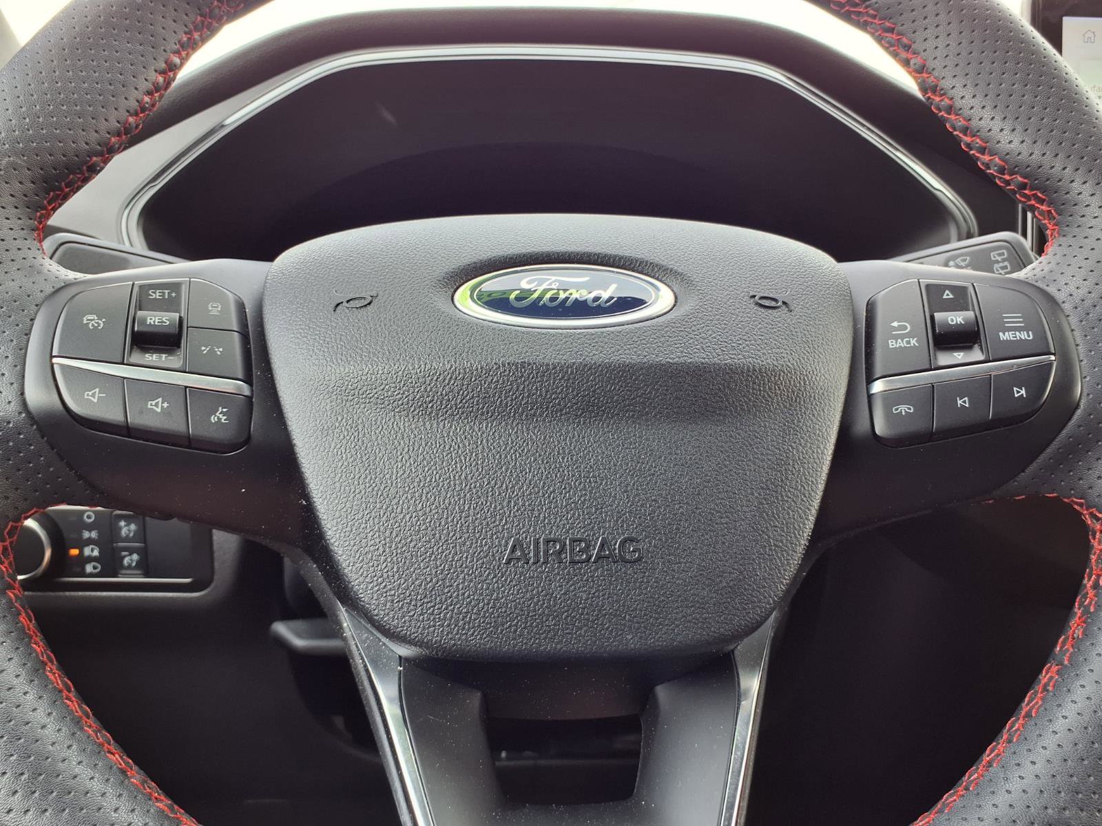 Used 2024 Ford Escape ST-Line w/ Tech Pack #1 AWD/4WD image 16