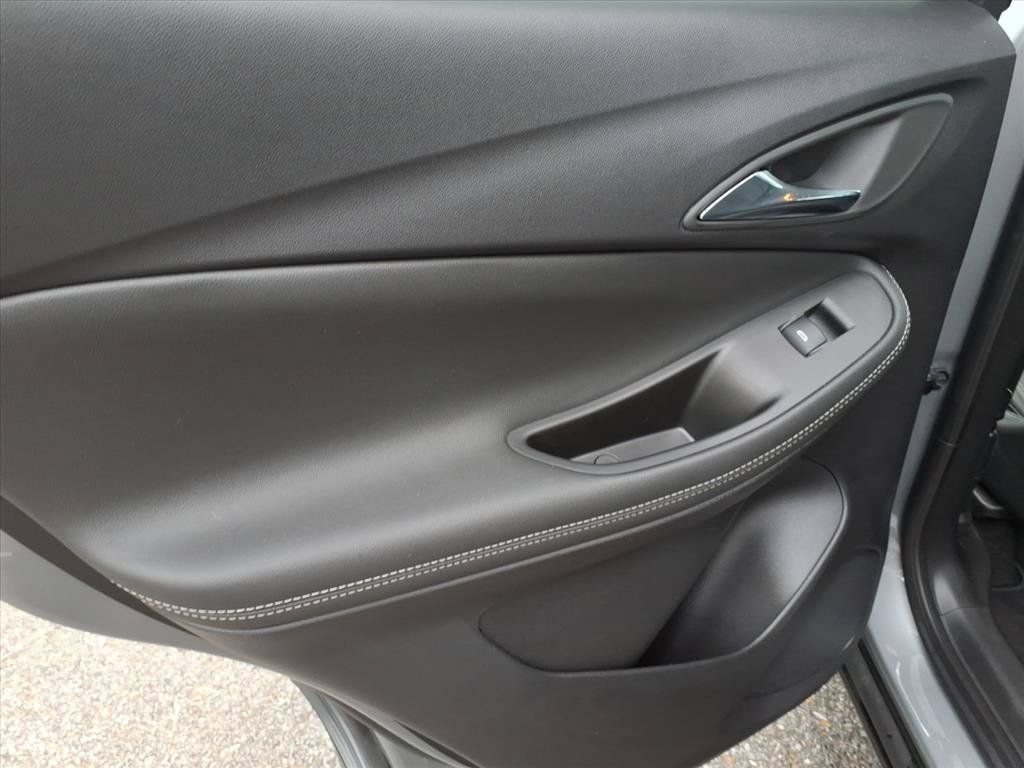 Used 2023 Buick Encore GX Preferred w/ Cold Weather Comfort Package FWD image 19