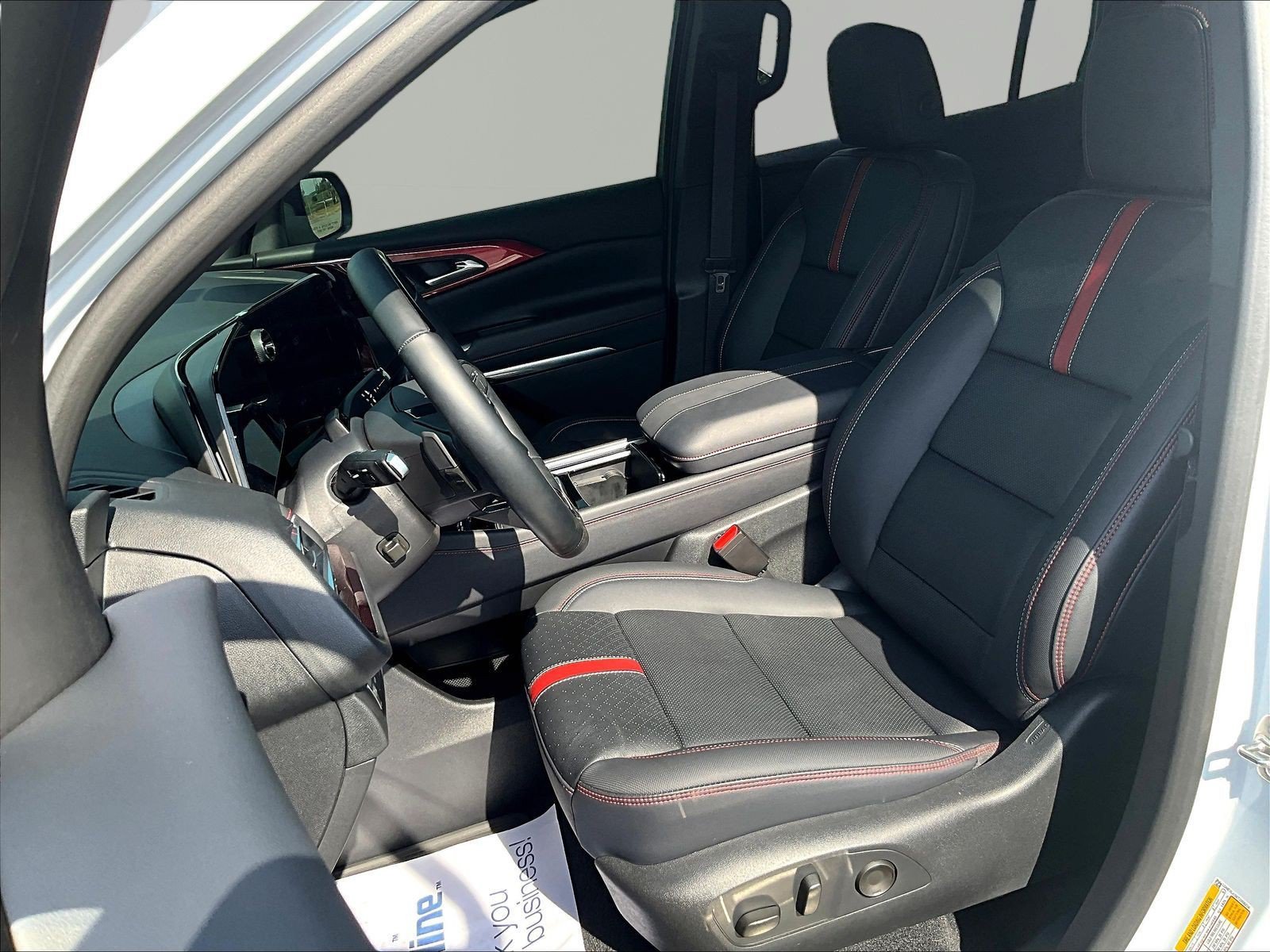 Used 2026 Chevrolet Traverse RS AWD/4WD image 21