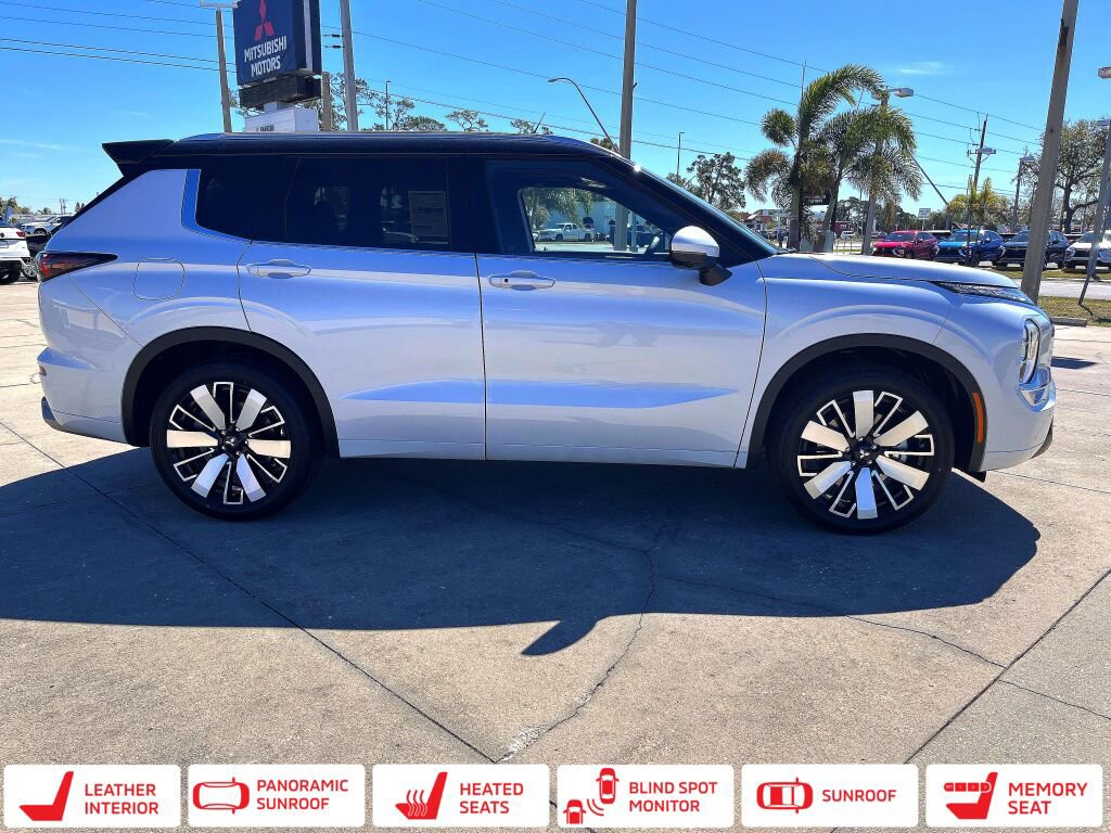 New 2025 Mitsubishi Outlander SEL image 2