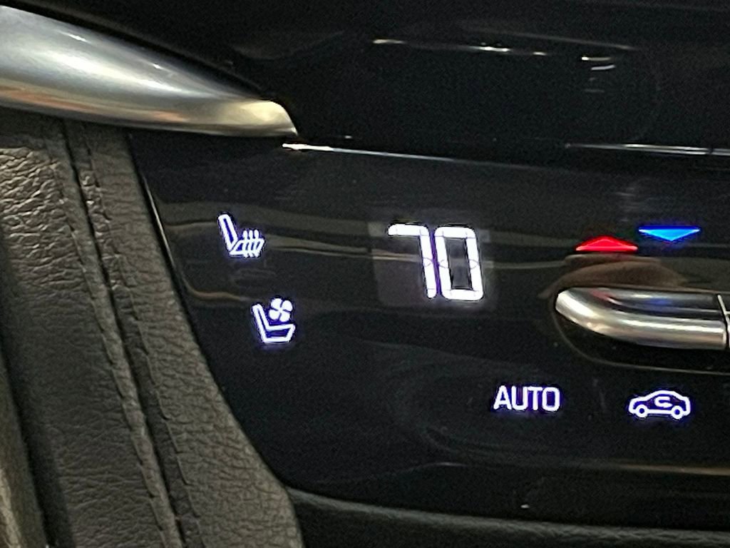 Used 2023 Cadillac XT6 Premium Luxury image 37