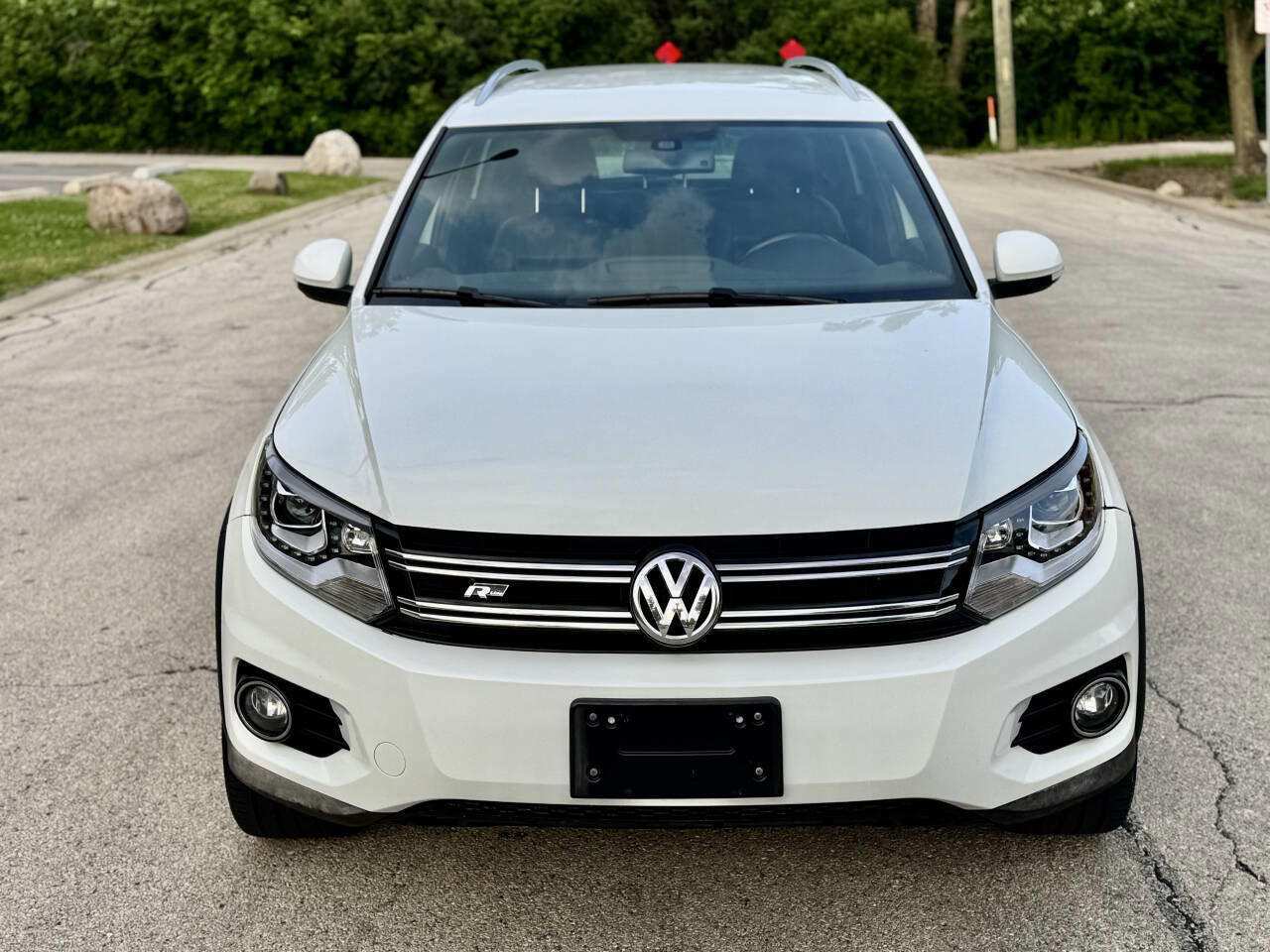 Used 2016 Volkswagen Tiguan R-Line image 2