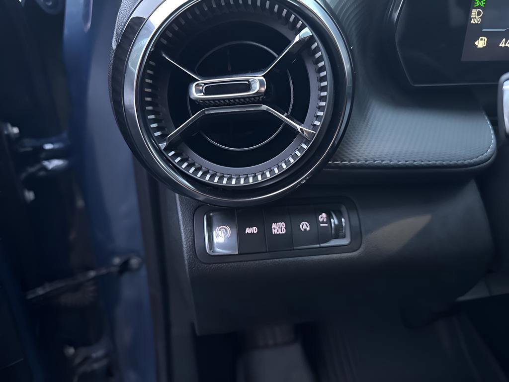 Used 2025 Chevrolet Equinox LT w/ Safety and Technology Package image 17