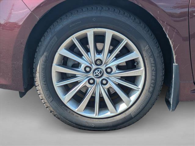 Used 2018 Toyota Avalon Limited w/ Carpet Mat Package FWD image 9