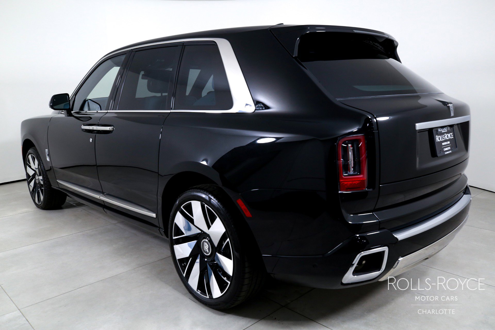 New 2026 Rolls-Royce Cullinan AWD/4WD image 8