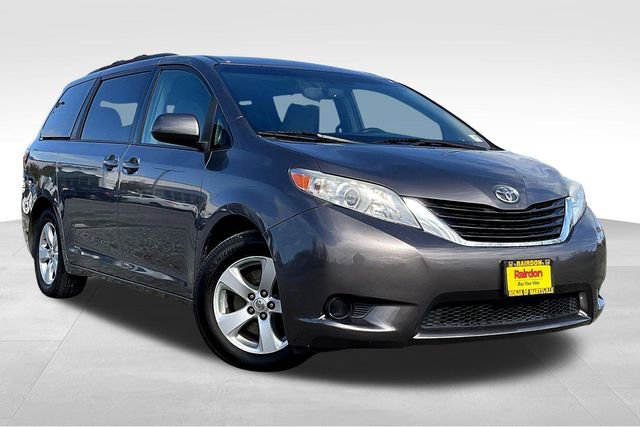 Used 2017 Toyota Sienna LE