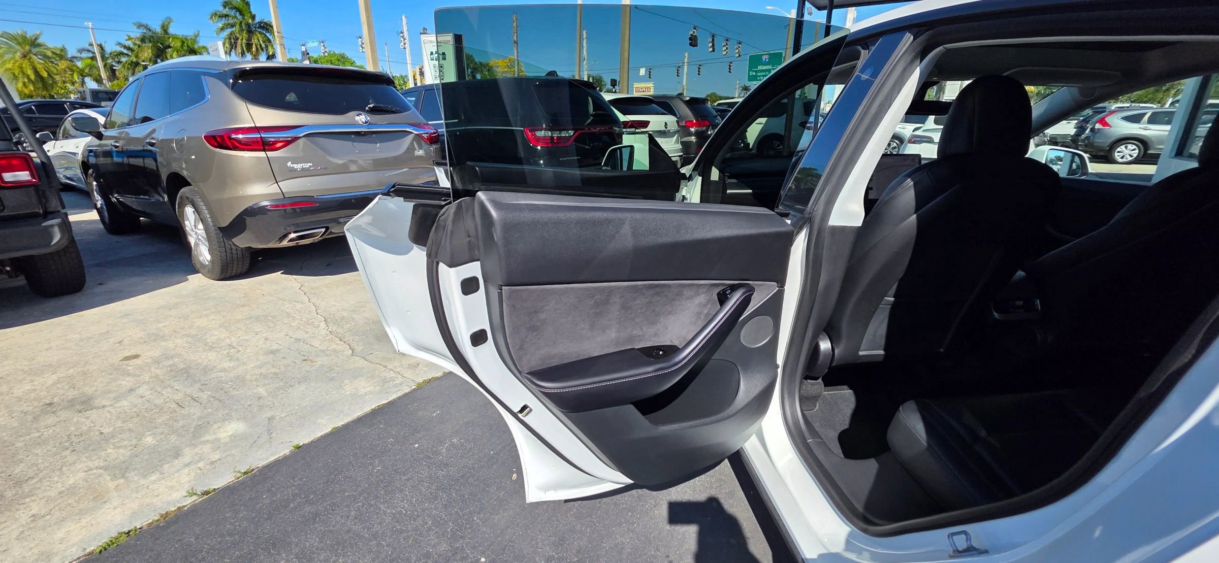 Used 2021 Tesla Model Y Long Range image 22