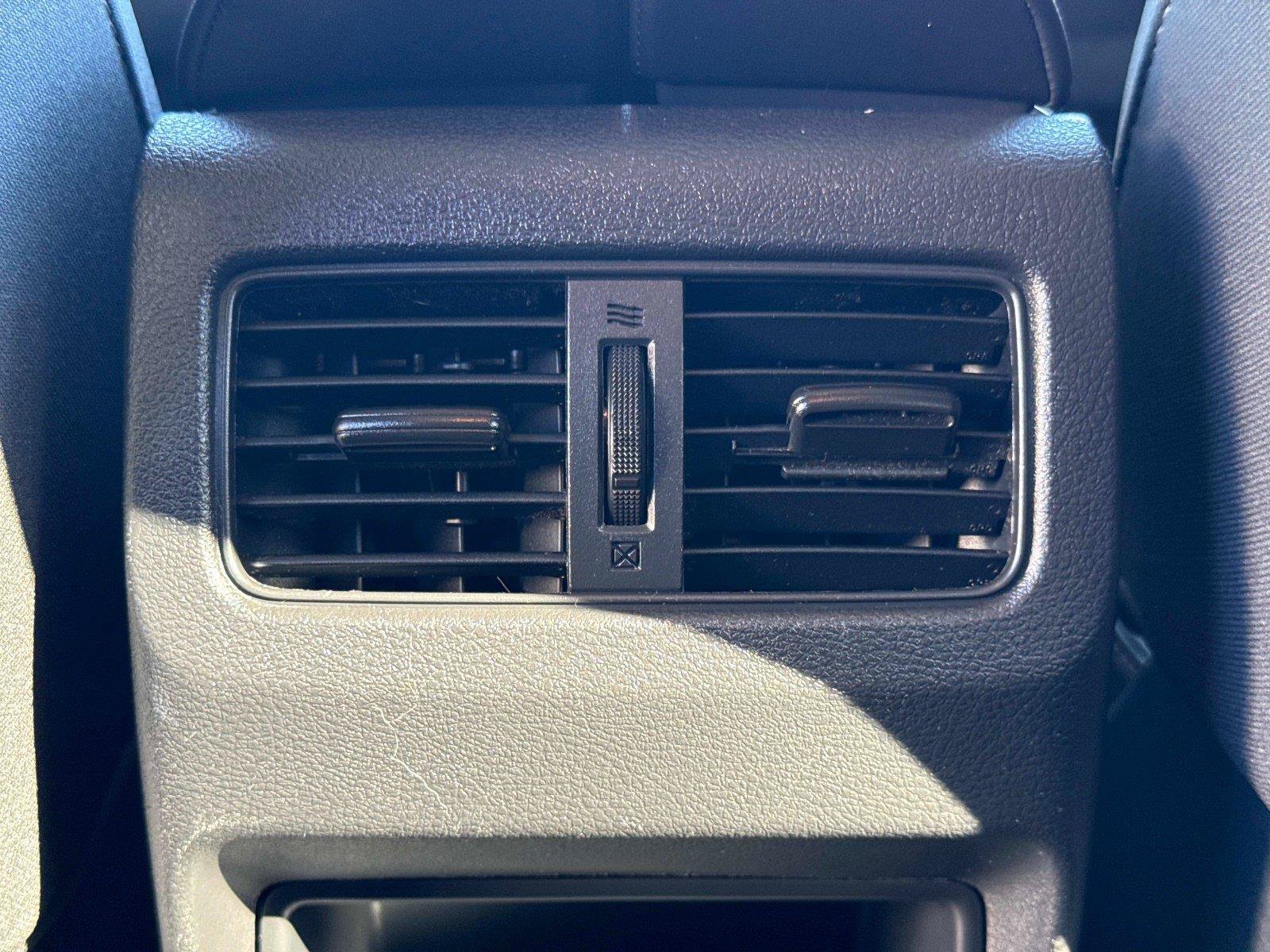 Used 2024 Nissan Rogue S FWD image 16