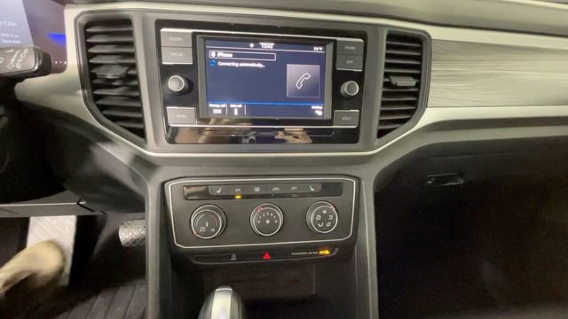 Used 2022 Volkswagen Atlas Cross Sport SE FWD image 30