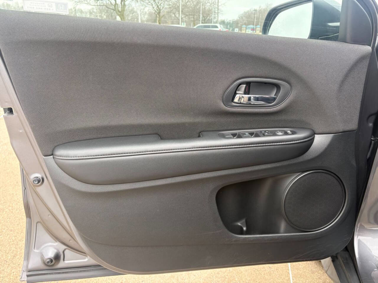 Used 2020 Honda HR-V LX image 6