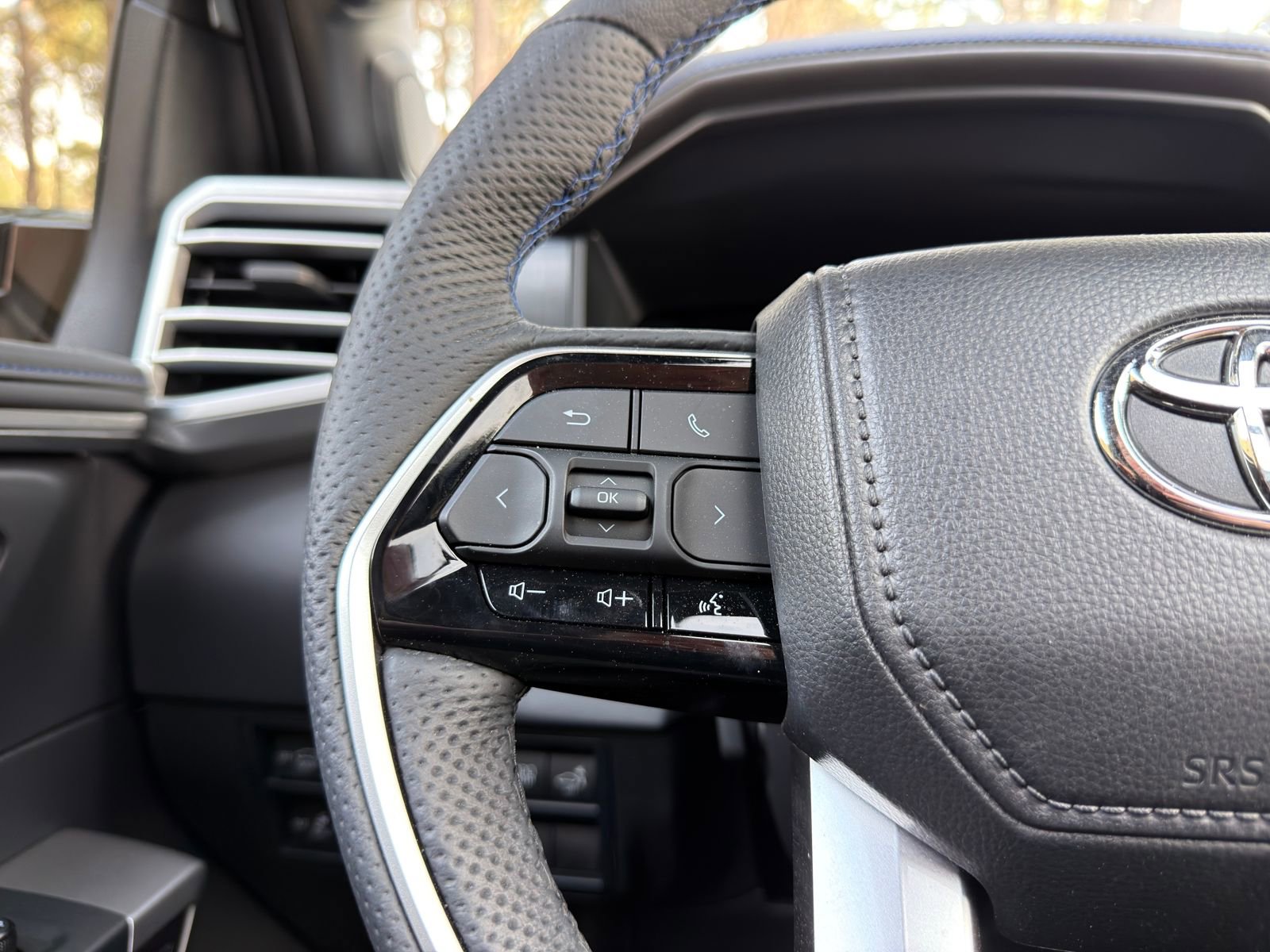 Used 2025 Toyota Sequoia Platinum image 22