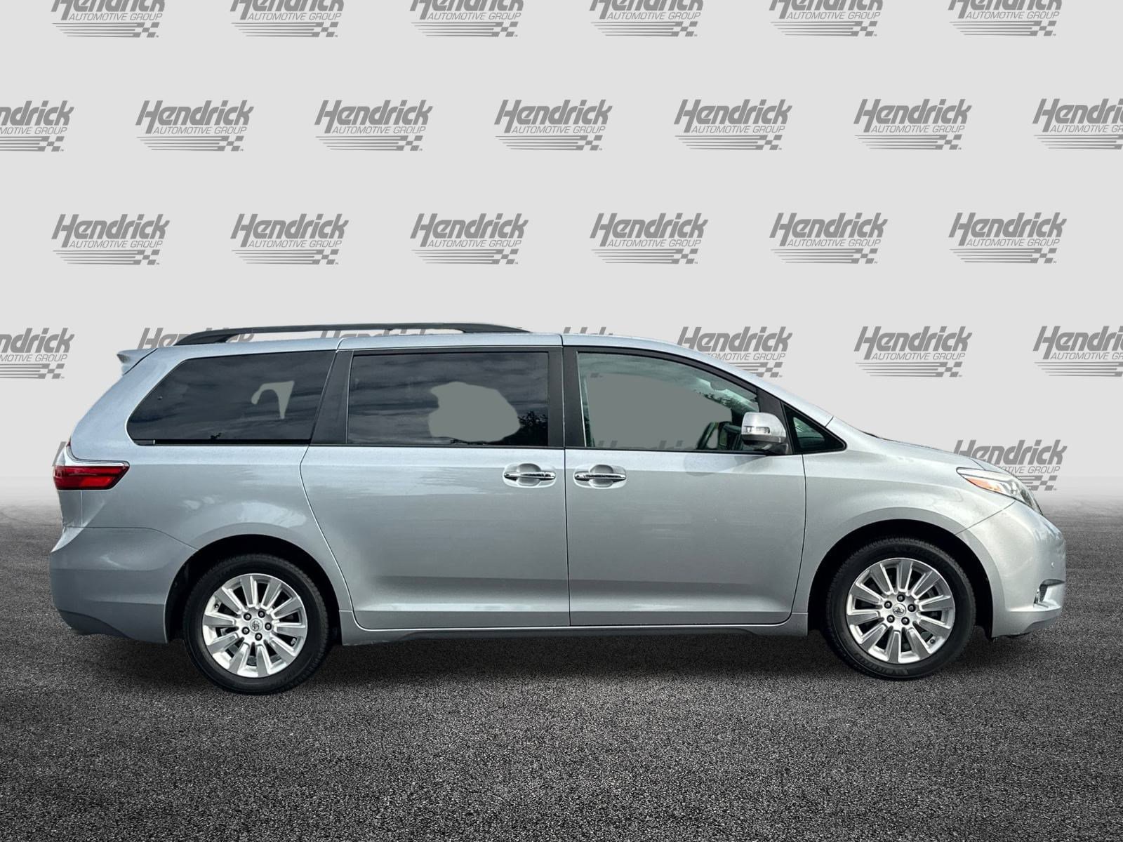 Used 2015 Toyota Sienna Limited Premium image 3