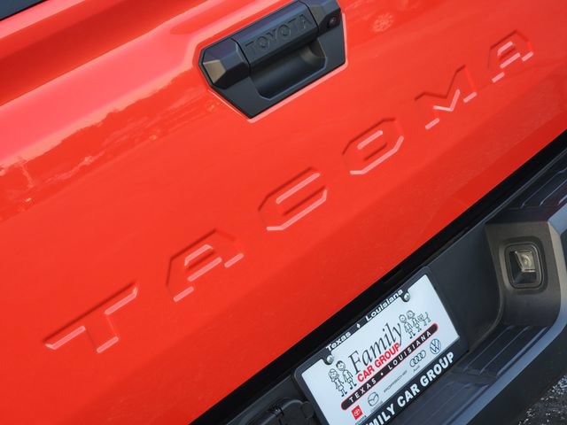 Used 2024 Toyota Tacoma TRD Sport AWD/4WD image 7