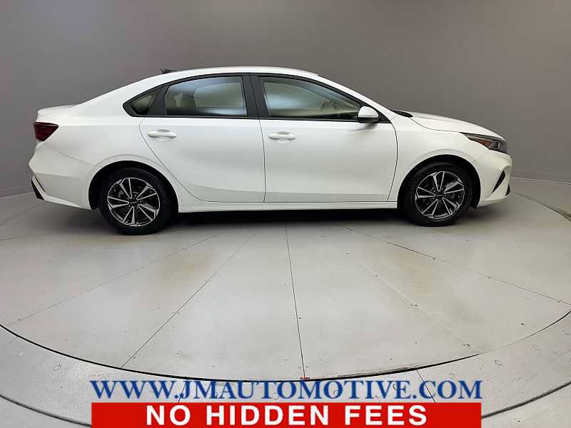 Used 2024 Kia Forte LXS FWD image 6