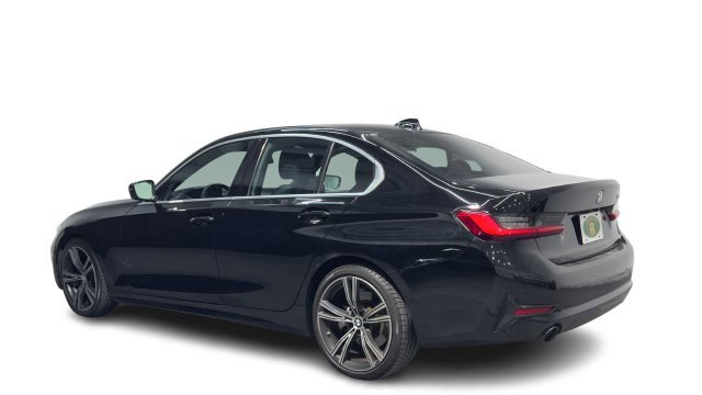 Used 2021 BMW 330i Sedan w/ Driving Assistance Package RWD image 4