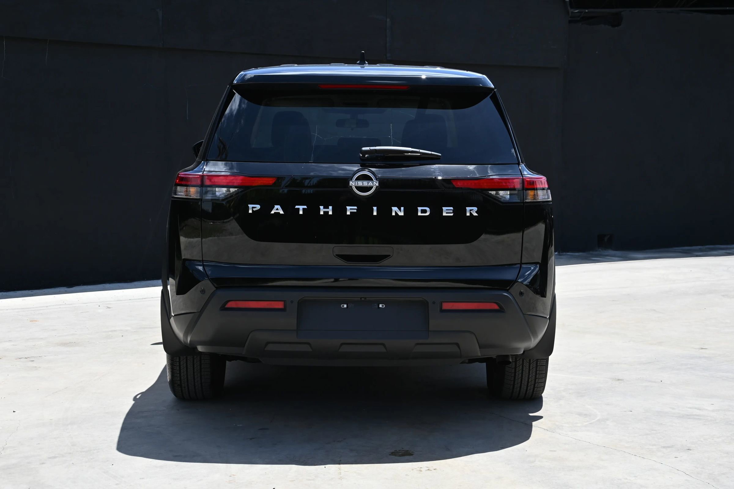 Used 2025 Nissan Pathfinder S image 4