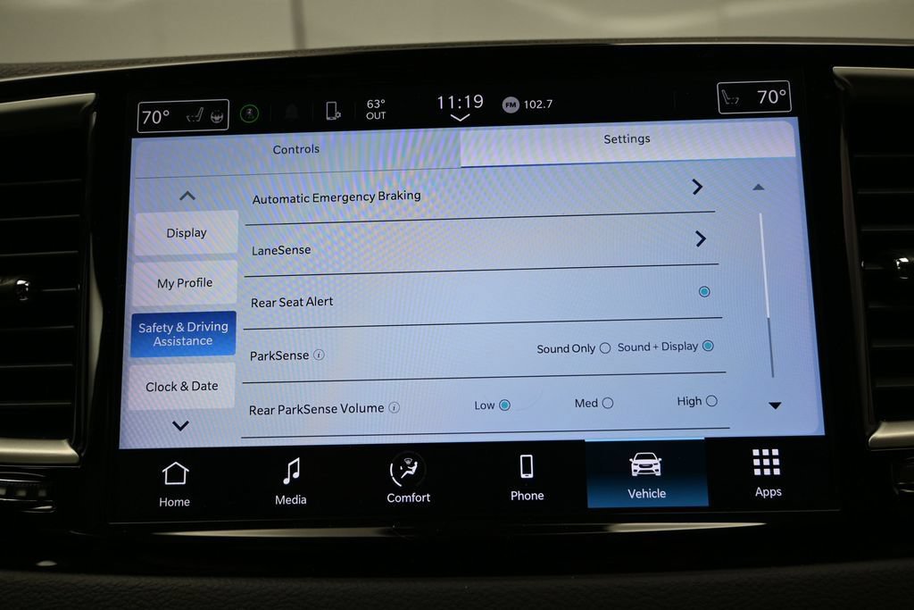 Used 2023 Chrysler Pacifica Touring-L FWD image 38